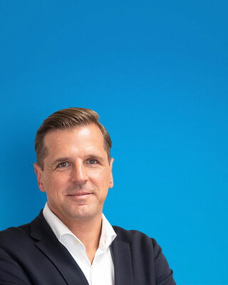 Headerbild Mobil Olaf Hopp 750x1021