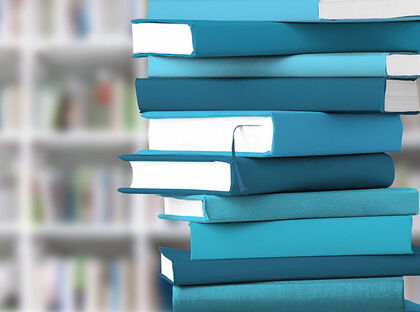 Teaserbild B%C3%BCcher Hell Blau 698x524px