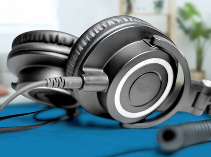 Teaserbild Kopfh%C3%B6rerfinalv10 Dunkel Blau 698x524px