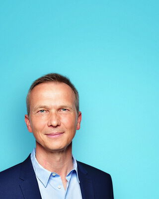 Headerbild Mobil Holger Paesler 750x1021